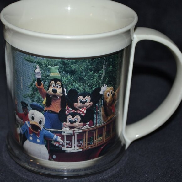 Vintage Walt Disney Cups and 1 Salt Shaker 5 Piece Bundle! - Picture 11 of 13
